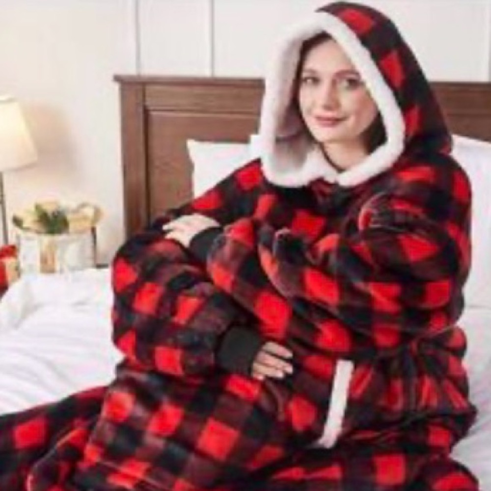 SHEIN Red and Black Plaid Hooded Robe - Picture 3 of 8